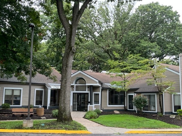 1930 Marlton Pike E, Cherry Hill, NJ à louer - Photo du bâtiment - Image 3 de 7