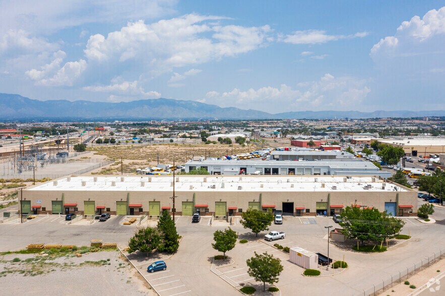 1701 Aspen Ave NW, Albuquerque, NM à louer - Photo du bâtiment - Image 3 de 5