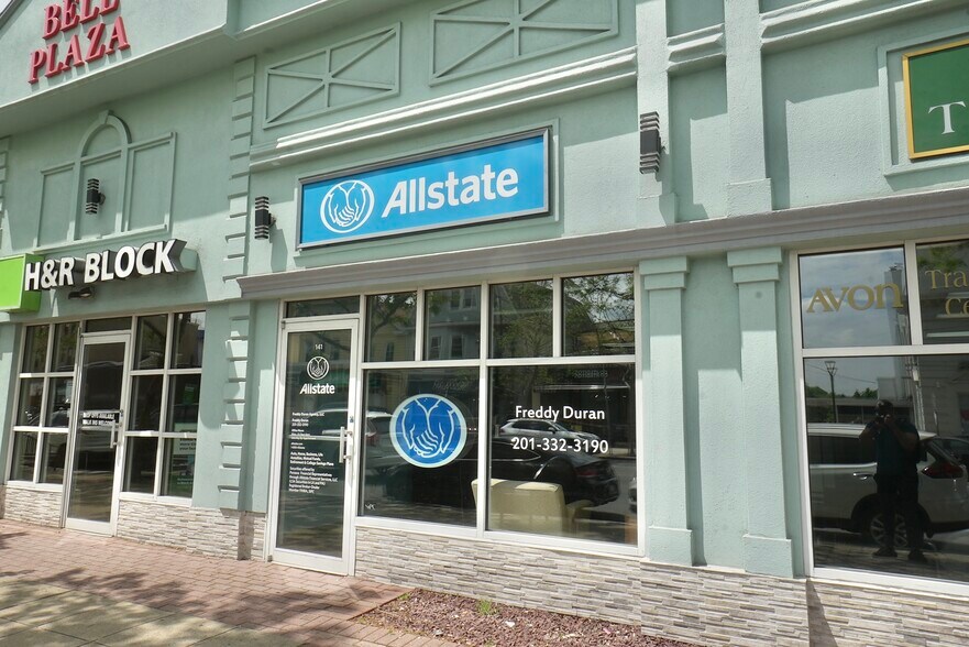 137-145 Washington Ave, Belleville, NJ à louer - Photo du bâtiment - Image 2 de 13