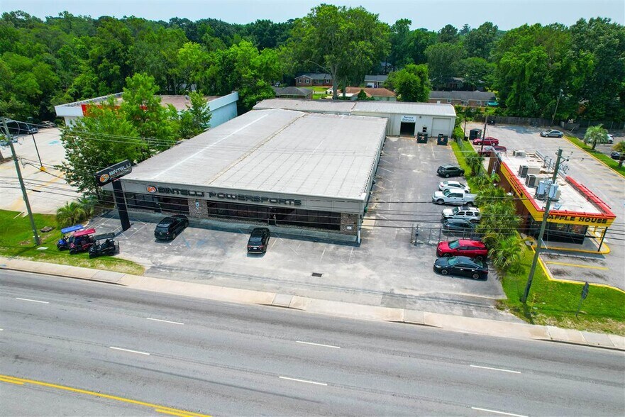 2137 Savannah Hwy, Charleston, SC à louer - Photo du bâtiment - Image 3 de 25