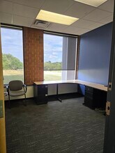 10 Strecker Rd, Ellisville, MO à louer Photo intérieure- Image 1 de 5