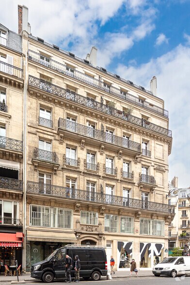 25 Rue Du Louvre, Paris à louer - Photo du bâtiment - Image 2 de 6