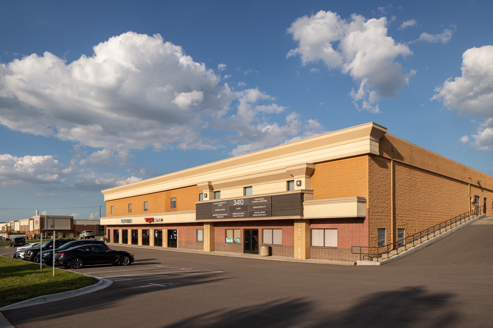3400-3410 Federal Dr, Saint Paul, MN for lease Primary Photo- Image 1 of 4