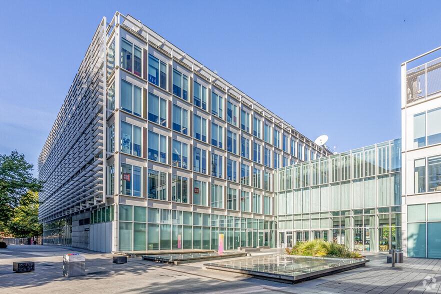 Wood Ln, London for lease - Primary Photo - Image 1 of 12