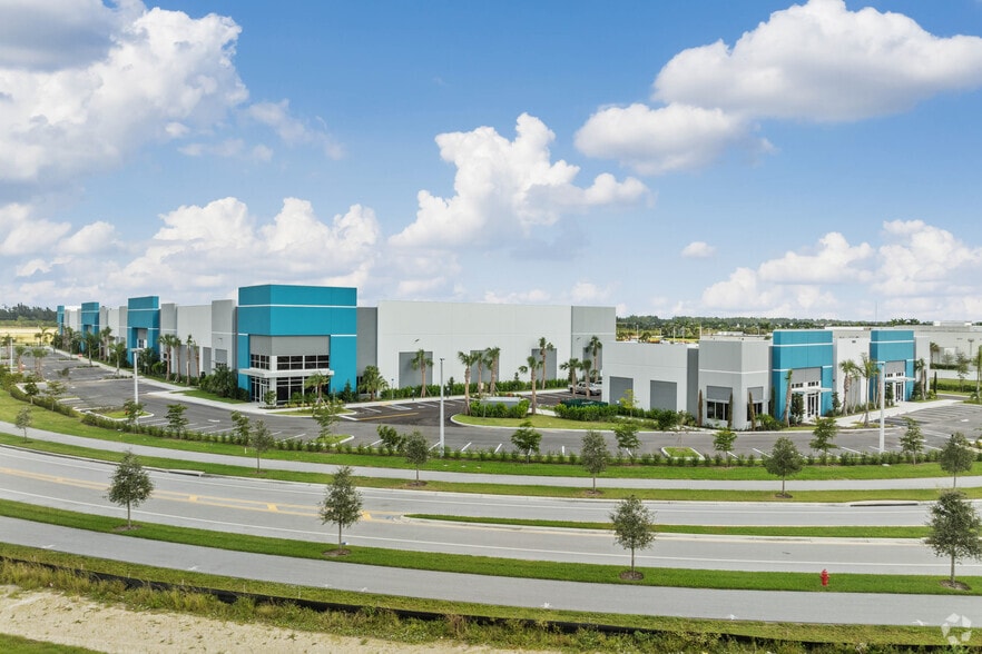 17035 Persimmon Blvd W, Wellington, FL for lease - Building Photo - Image 1 of 12