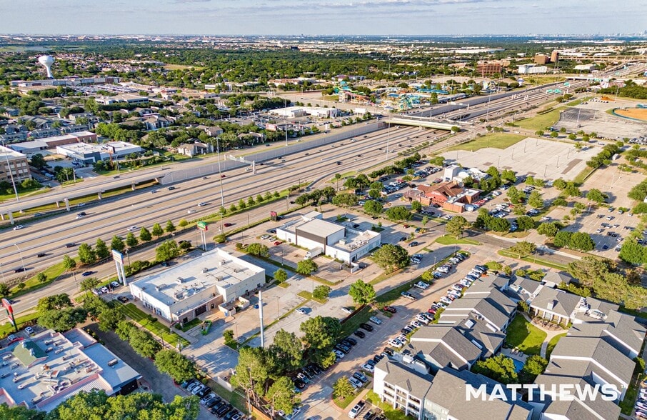 1520 Nolan Ryan Expy, Arlington, TX à vendre - Photo du bâtiment - Image 2 de 4