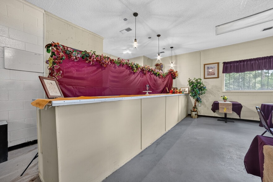 1030 Dry Branch Rd, Hopkins, SC for sale - Interior Photo - Image 3 of 42