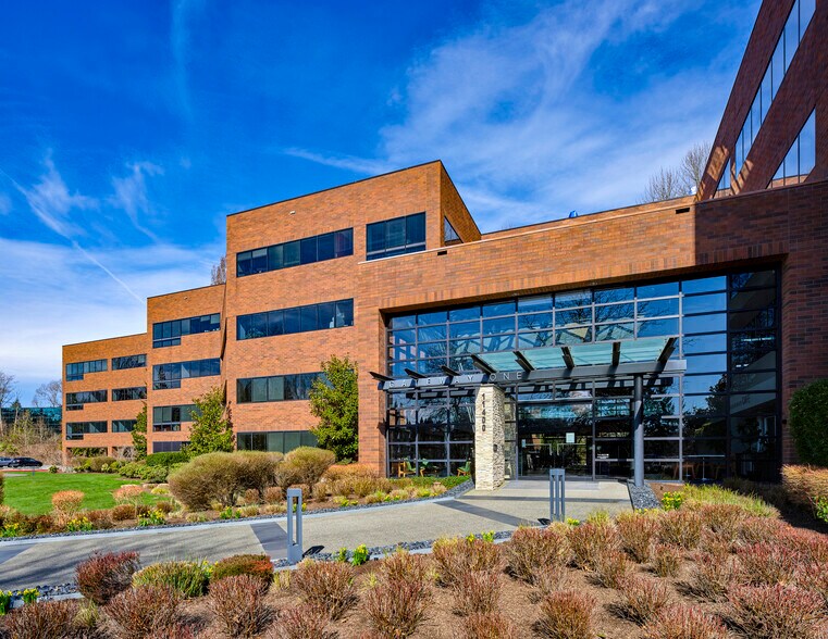 11400 SE 8th St, Bellevue, WA à louer - Photo du bâtiment - Image 2 de 6