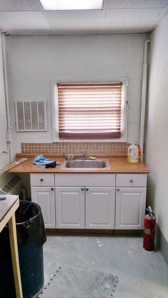 40 Burlews Ct, Hackensack, NJ à vendre - Photo intérieure - Image 3 de 12