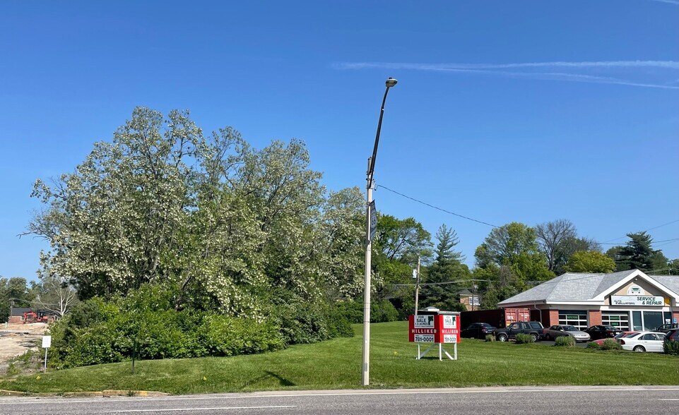 7725 Watson Rd, Saint Louis, MO à vendre - Photo du bâtiment - Image 1 de 4