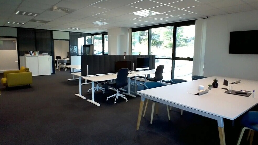 375 Avenue Du Mistral, La Ciotat for lease - Interior Photo - Image 3 of 15