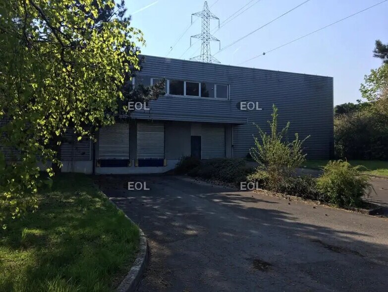 Industriel dans Évry-Courcouronnes à louer - Photo du bâtiment - Image 1 de 1