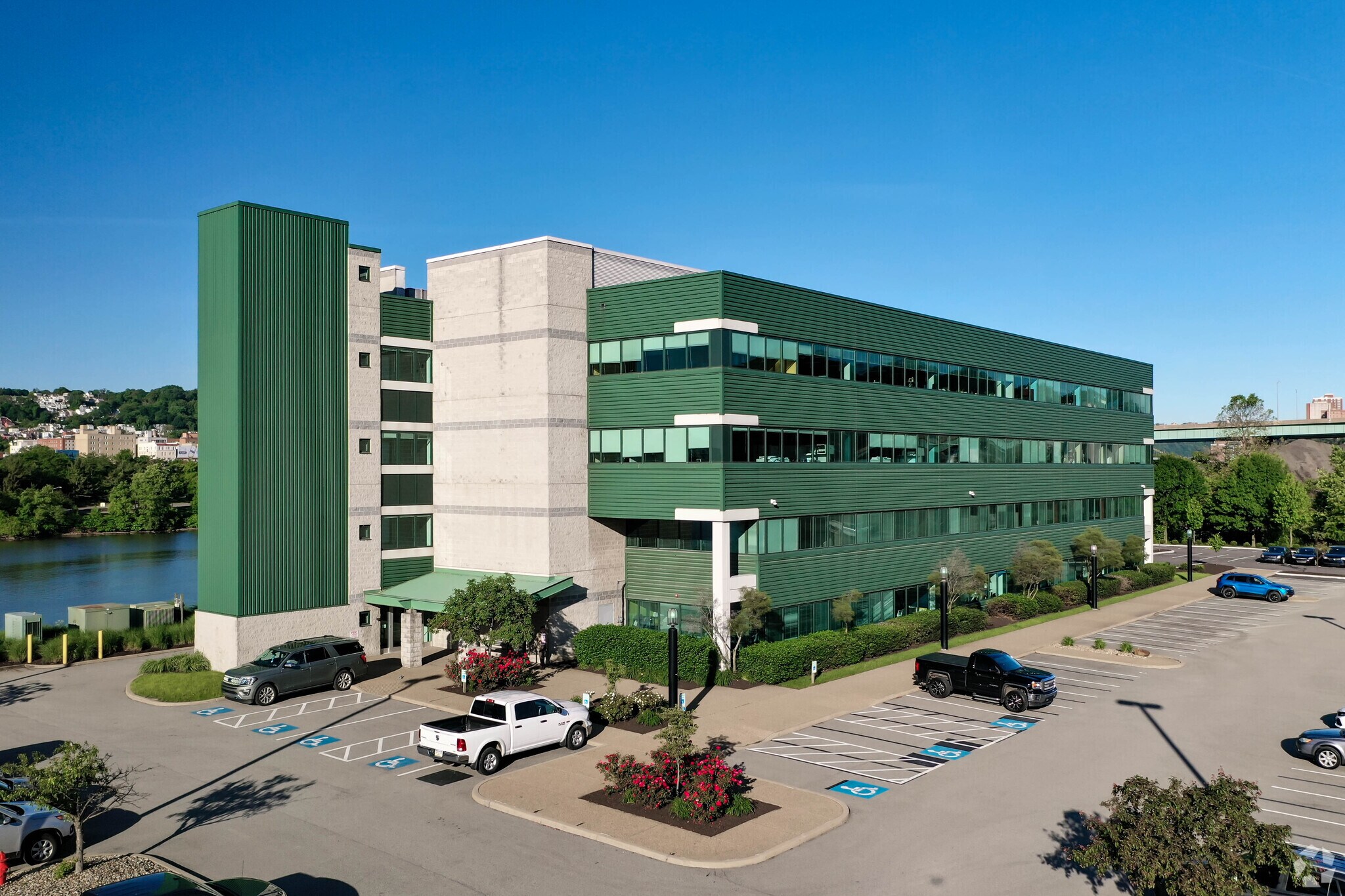 2000 Technology Dr, Pittsburgh, PA for lease Primary Photo- Image 1 of 9