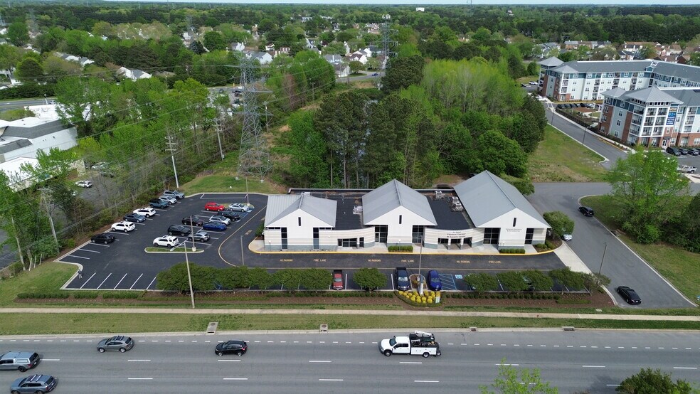 905 N Battlefield Blvd, Chesapeake, VA à louer - Photo du bâtiment - Image 2 de 8