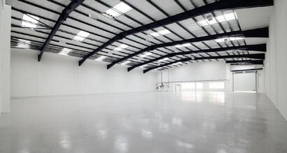 Bath House Rd, Croydon for lease Interior Photo- Image 1 of 2