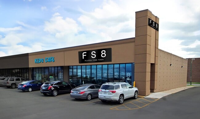 Plus de détails pour 3000-3026 N Ashland Ave, Chicago, IL - Commerce de détail à louer