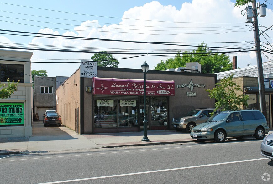 795 Foxhurst Rd, Baldwin, NY for sale - Building Photo - Image 3 of 6