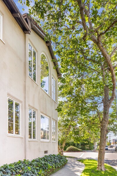 366 N Sycamore Ave, Los Angeles, CA à vendre - Photo du bâtiment - Image 3 de 15