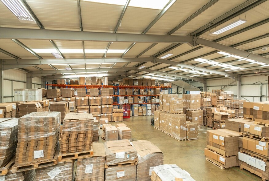 23 Mallard Close, Earls Barton for lease - Building Photo - Image 3 of 6