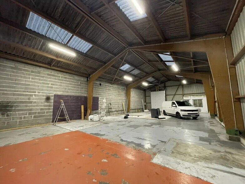 Industrial in Betton for lease - Interior Photo - Image 3 of 4