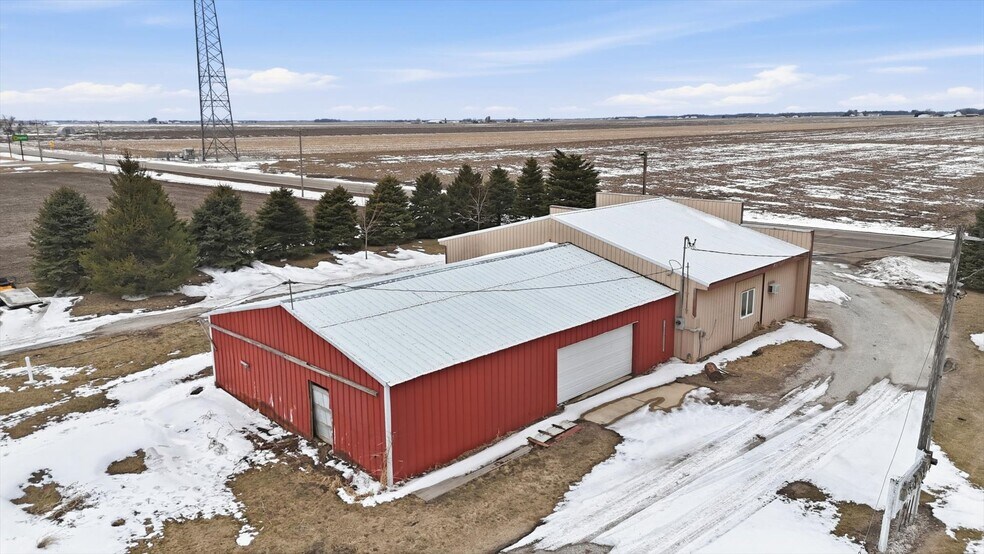 1275 E State IL-49, Cissna Park, IL à vendre - Photo du bâtiment - Image 3 de 5