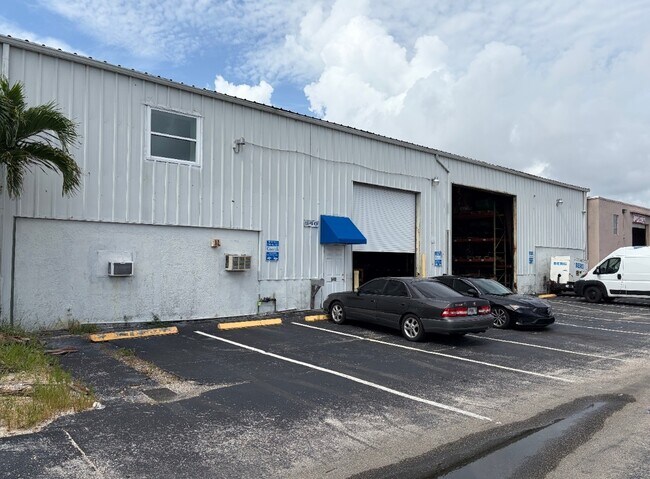 Plus de détails pour 540 NE 26th Ct, Pompano Beach, FL - Industriel à louer