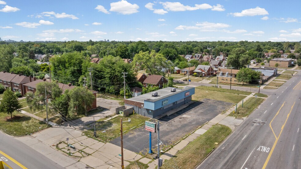 11502-11538 E 7 Mile Rd, Detroit, MI à vendre - Photo du bâtiment - Image 2 de 18