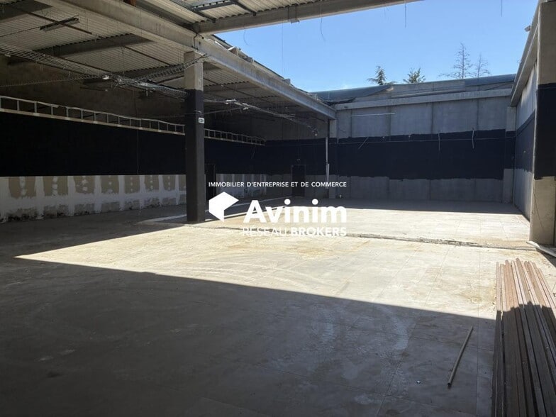 Retail in Gémenos for lease - Interior Photo - Image 2 of 6