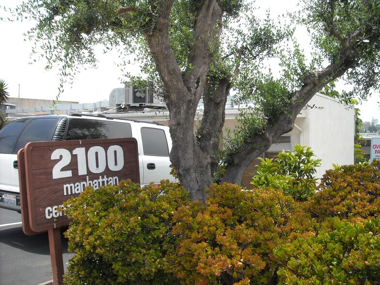 2100 N Sepulveda Blvd, Manhattan Beach, CA à louer - Photo du bâtiment - Image 2 de 4