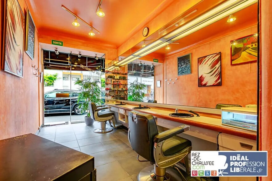 Retail in Paris for sale - Interior Photo - Image 2 of 12