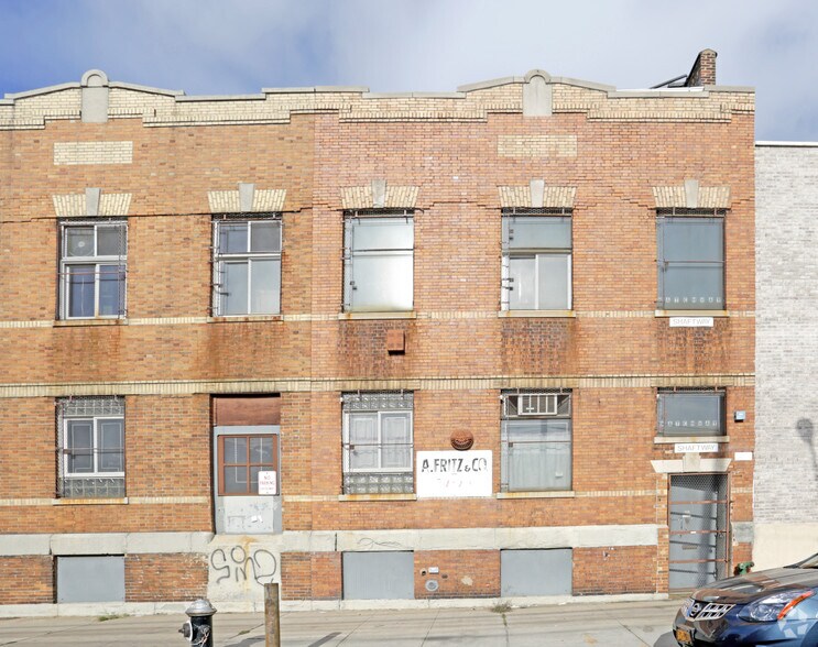 37-28 9th St, Long Island City, NY à louer - Photo du bâtiment - Image 2 de 5