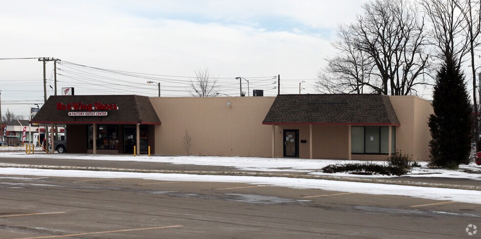 935 E Hanna Ave, Indianapolis, IN à louer - Photo du bâtiment - Image 1 de 5