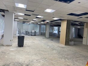 1950 Old Gallows Rd, Vienna, VA for lease Interior Photo- Image 2 of 3