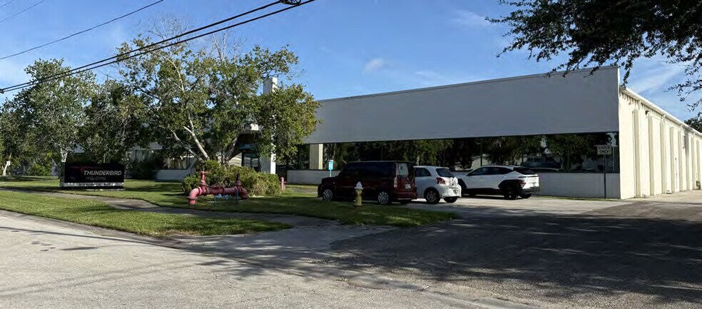 2050 Sunnydale Blvd W, Clearwater, FL for sale - Building Photo - Image 2 of 14