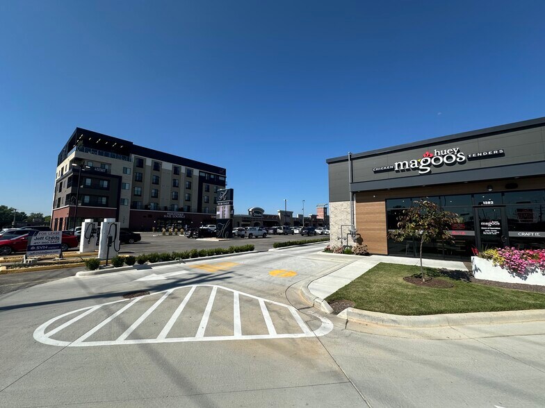 1364 E Battlefield St, Springfield, MO for lease - Building Photo - Image 3 of 8