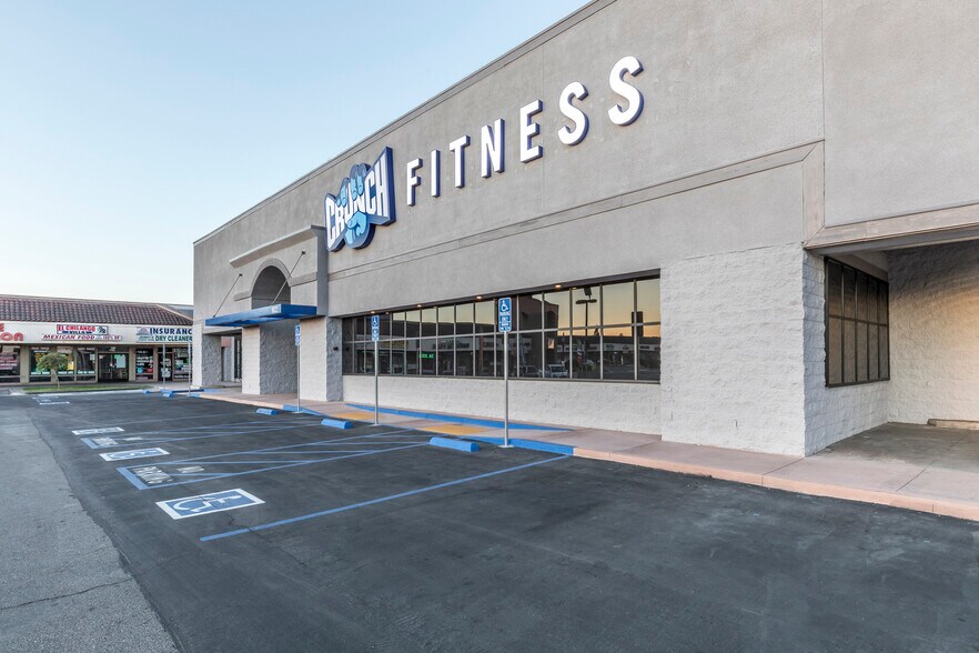 9822 Katella Ave, Anaheim, CA à vendre - Photo du bâtiment - Image 3 de 8