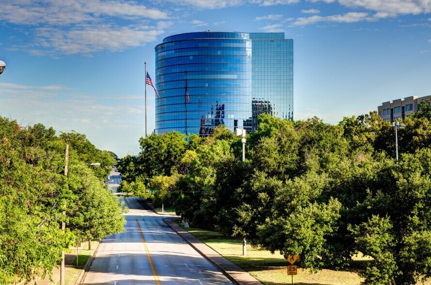 3500 Maple Ave, Dallas, TX à louer - Photo du bâtiment - Image 1 de 41
