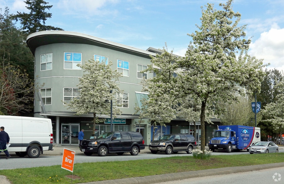 15957 84th Ave, Surrey, BC for lease - Primary Photo - Image 1 of 5