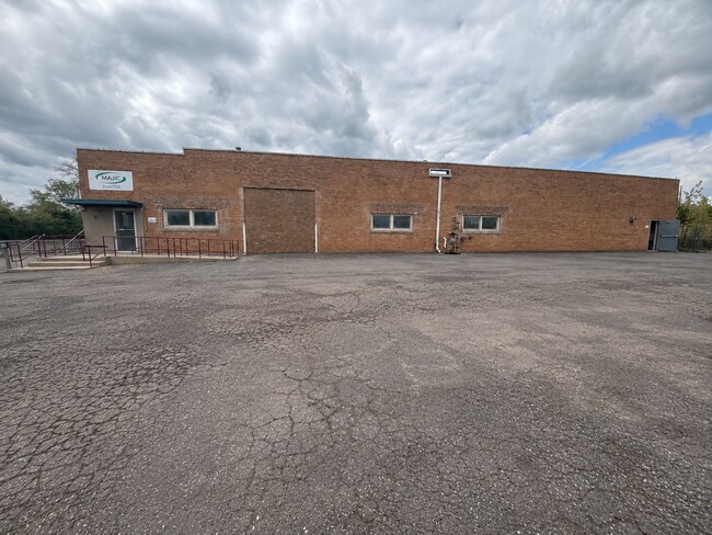 More details for 315 N 9th St, St Charles, IL - Industrial for Lease