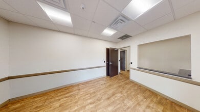 6302-6322 N Navarro St, Victoria, TX for lease Interior Photo- Image 2 of 8