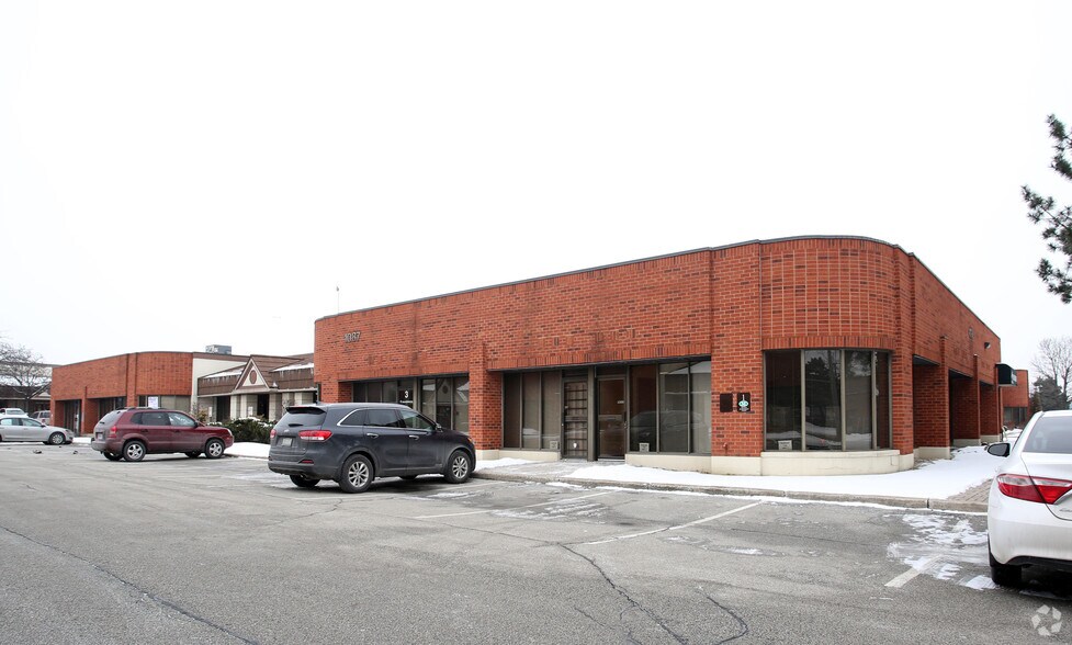 1087 Meyerside Dr, Mississauga, ON à louer - Photo du bâtiment - Image 2 de 4