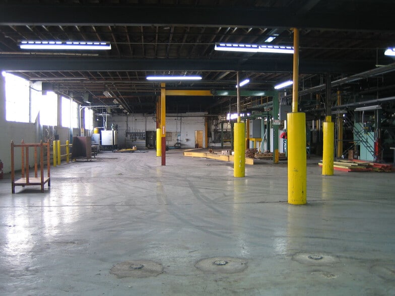 531 N Stiles St, Linden, NJ for lease - Building Photo - Image 2 of 6
