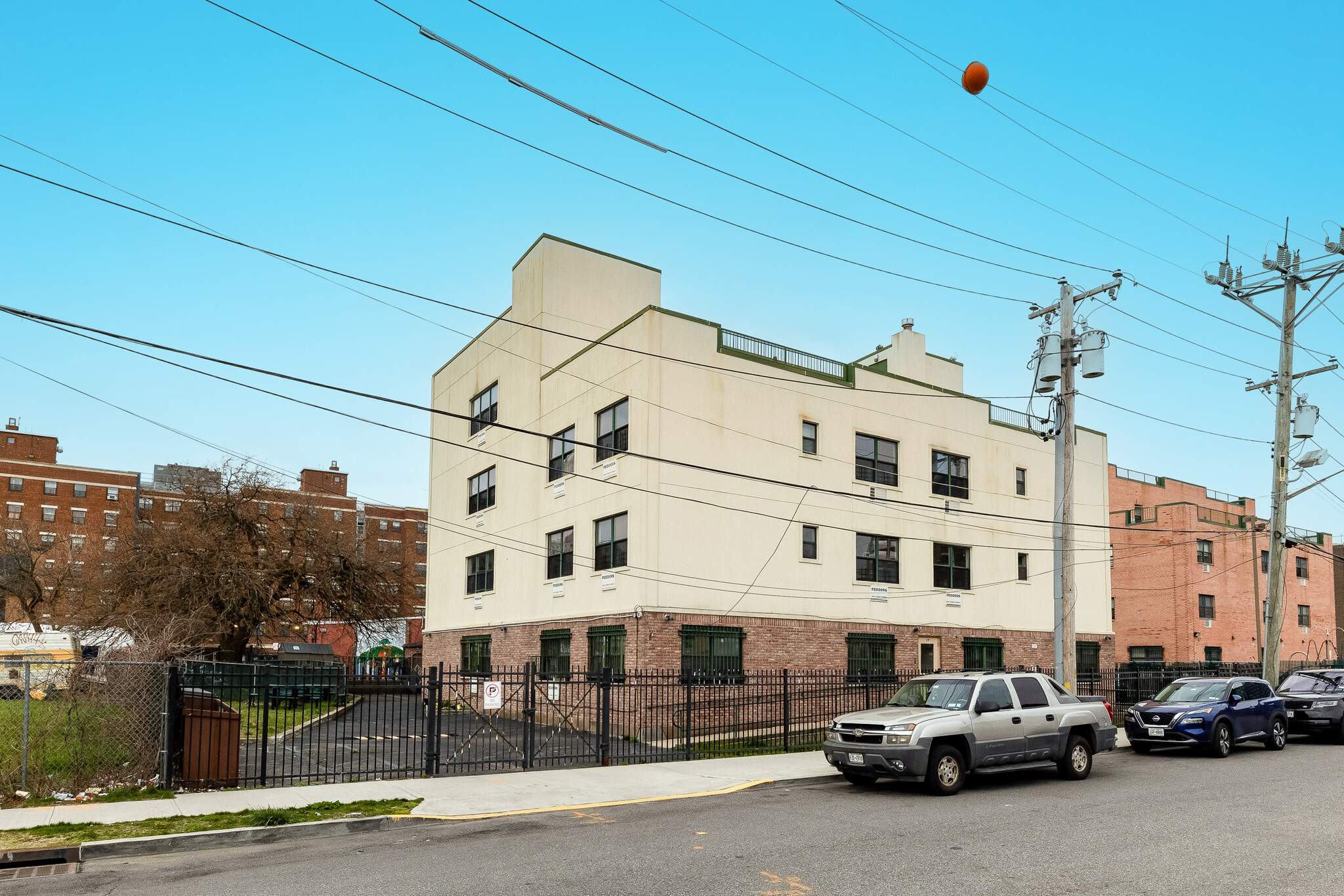 311 Beach 53rd St, Far Rockaway, NY for sale Primary Photo- Image 1 of 1