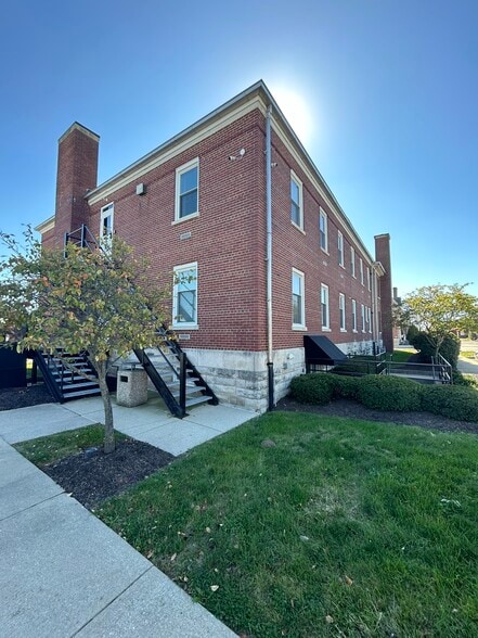 9120 Otis Ave, Indianapolis, IN à louer - Photo du bâtiment - Image 3 de 9