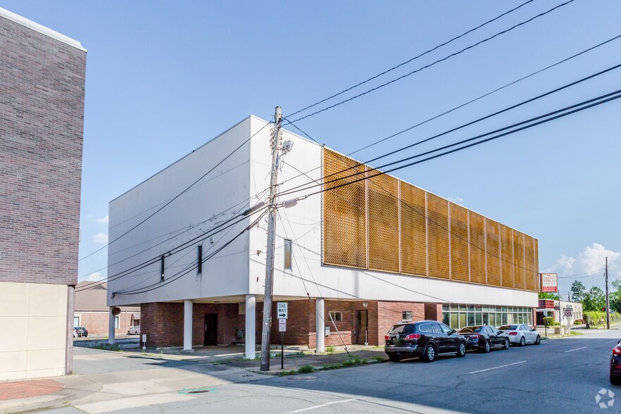 121 W 6th Ave, Pine Bluff, AR à vendre - Photo du bâtiment - Image 3 de 7