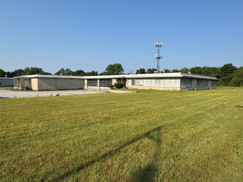 2941 Moose Trl, Elkhart, IN for sale - Building Photo - Image 1 of 16