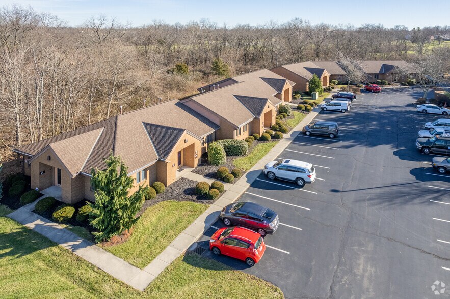 1375 Kemper Meadow Dr, Forest Park, OH à louer - Aérien - Image 2 de 7