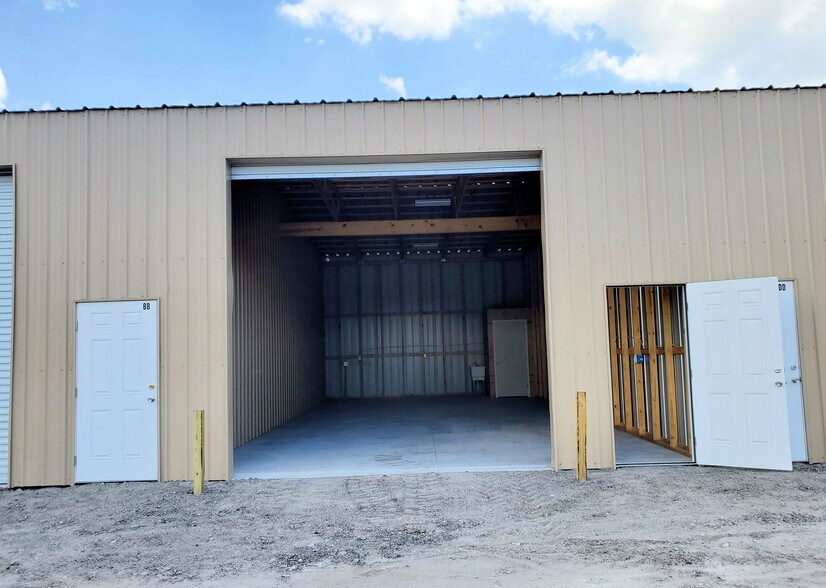 532 N Bluford Ave, Ocoee, FL à louer - Photo du bâtiment - Image 3 de 8