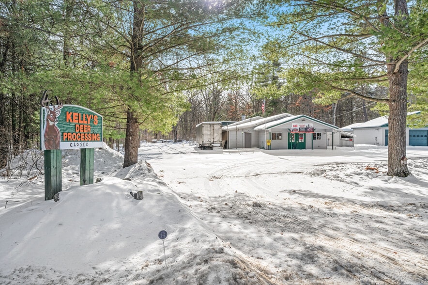 19055 12 Mile Rd, Big Rapids, MI for sale - Building Photo - Image 3 of 20