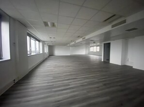 Office in Noisy-le-Grand for lease Interior Photo- Image 2 of 11